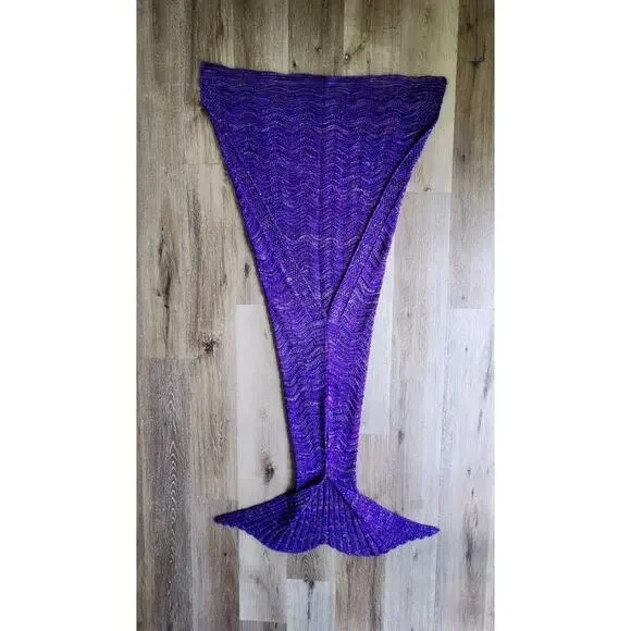 Marmaduke Tail Blanket Purple Blanket - Picture 3 of 4